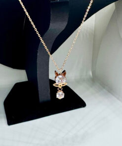 КОЛИЕ С КРИСТАЛНИ ТОПЧЕТА